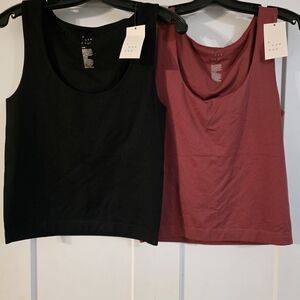 a new day Women’s Scoop Neck Tank Top Bundle - Black & Burgundy Size Large